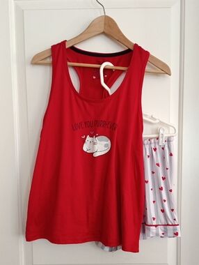 Red Cat Graphic Tank & Heart-Print Shorts Pajama Set